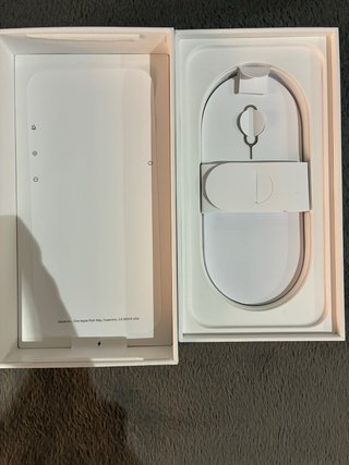 Caja iPhone 16e