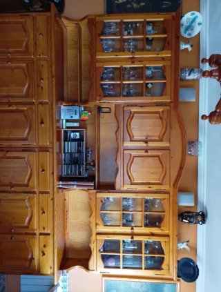 Mueble de salón con vitrinas
