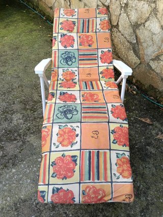 Butaca tumbona plegable estampado floral