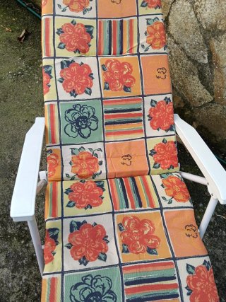 Butaca tumbona plegable estampado floral