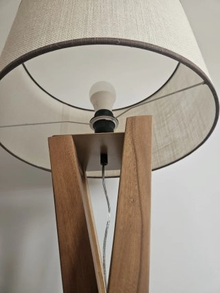 Lámpara de pie Wabi Home Lizer