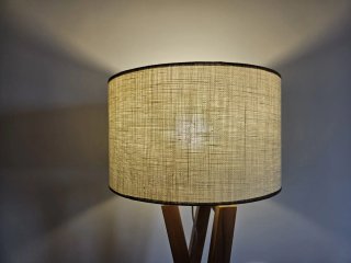 Lámpara de pie Wabi Home Lizer