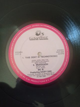 MC B. Daisy Dee - This Beat Is Technotronic