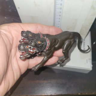 Figura Cerbero 3 cabezas