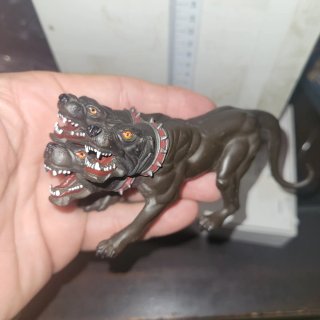 Figura Cerbero 3 cabezas