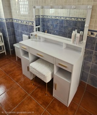Tocador blanco con espejo y luces