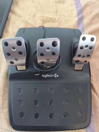 Volante Logitech G29 con pedales, caja de  cambios