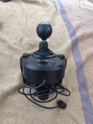 Volante Logitech G29 con pedales, caja de  cambios
