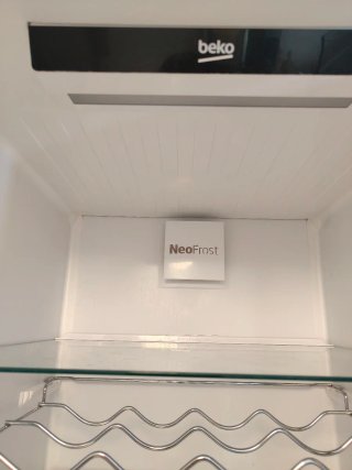 Frigorífico Beko NeoFrost Inox 366L