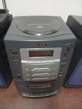 Equipo de música Sony Megabass vintage