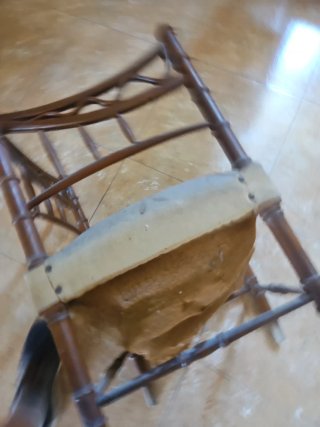 Silla de esquina antigua de madera