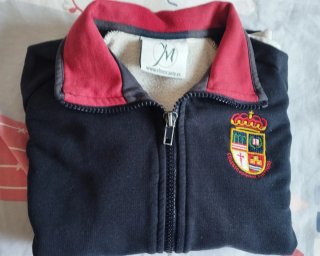 Jersey uniforme y chaqueta coleg. Apostol Santiago