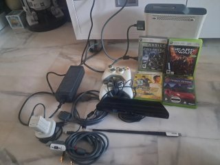 Xbox 360 con juegos y accesorios