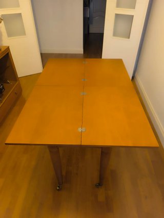 Mesa comedor extensible con ruedas