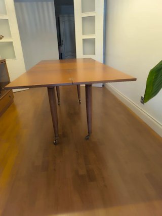 Mesa comedor extensible con ruedas
