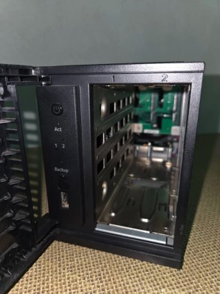 Netgear ReadyNAS 102 (RN102)