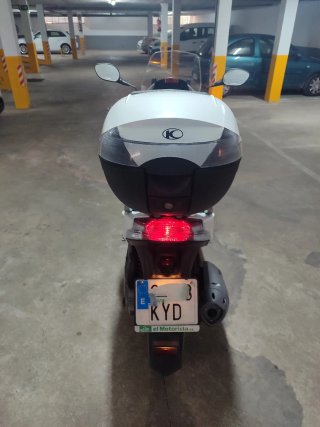 KYMCO Agility City 125 Scooter Negra/Blanca
