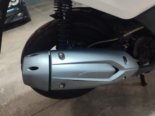 KYMCO Agility City 125 Scooter Negra/Blanca