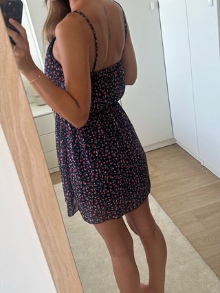 Vestido floral negro y rosa