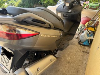 Suzuki Burgman 125 gris