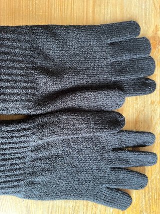 Guantes negros de punto