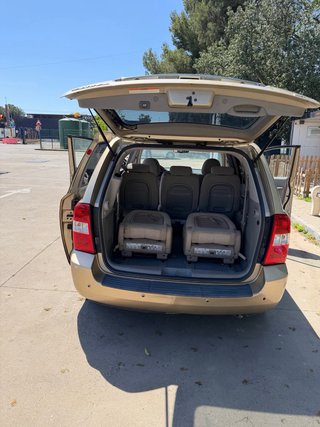 KIA Carnival 2010