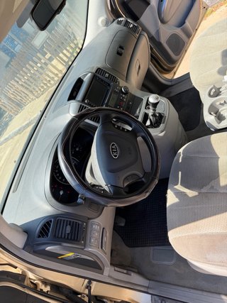 KIA Carnival 2010