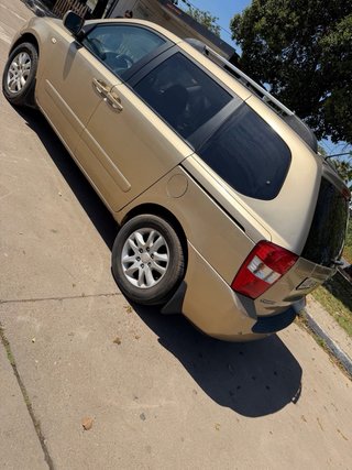 KIA Carnival 2010