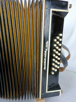 Acordeón Italiano Carbonari Antiguo