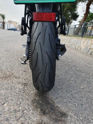 Kawasaki Versys 650 Negra y roja