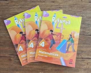 Libros de texto Revoa(sm xerme)4º de primaria.