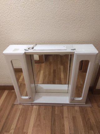 Mueble baño con espejo central