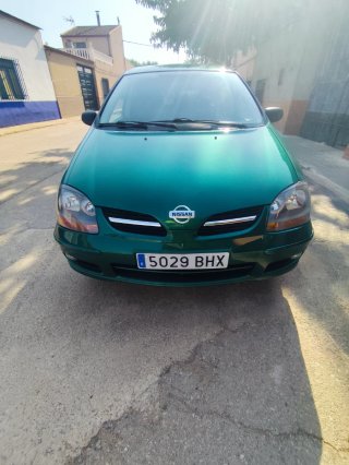 Nissan Almera Tino 2001
