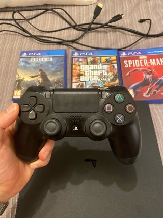 PS4 Slim 1TB + 3 Giochi (GTA V, FFXV e SPIDER-MAN)
