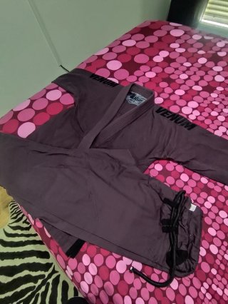Kimono Jiu Jitsu Venum Contender Evo A1.5+cinturón