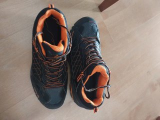 Zapatillas Montaña IZAS Talla 44