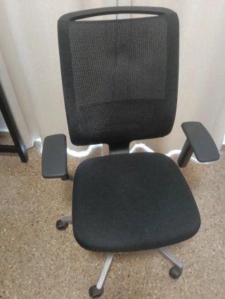 Silla de oficina Steelcase negra