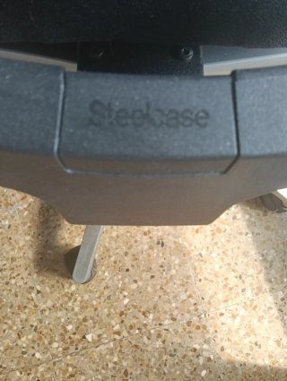 Silla de oficina Steelcase negra