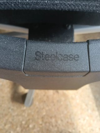Silla de oficina Steelcase negra