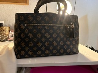 Bolso Guess Marrón y Negro