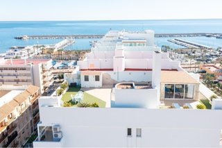 Atico  piscina privada Fuengirola  1 linea playa