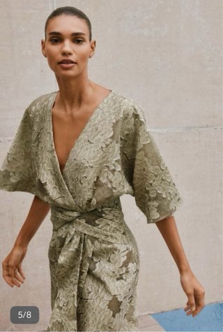 Vestido Zara drapeado dorado y verde oliva