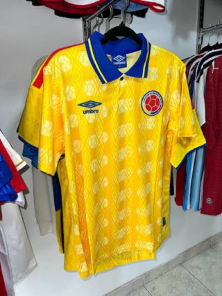Camiseta Retro Colombia Umbro Talla L