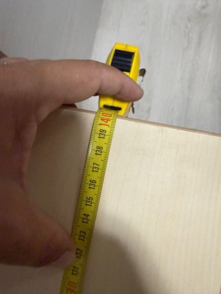 Mesa de escritorio de madera clara