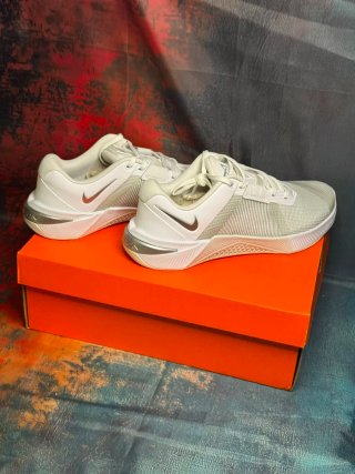 Nike Metcon 10 Scarpe da Ginnastica Argento/Bianco