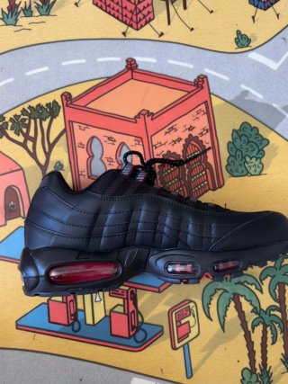 Nike Air Max 95 Negras y Rojas- Talla 43