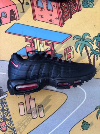 Nike Air Max 95 Negras y Rojas- Talla 43