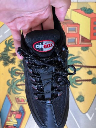 Nike Air Max 95 Negras y Rojas- Talla 43