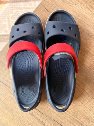 Sandalias Crocs J2 Azul y Rojo