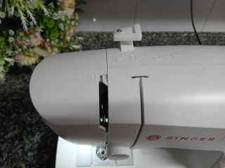Máquina de coser Singer M1155